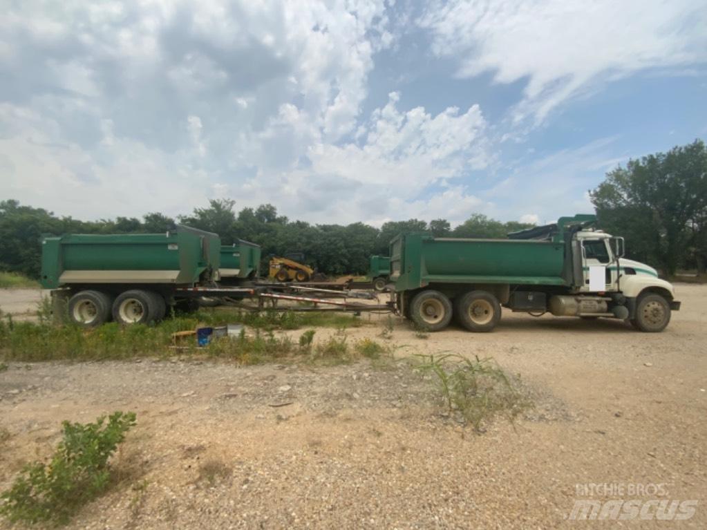 Mack Granite CV 713 Camion benne