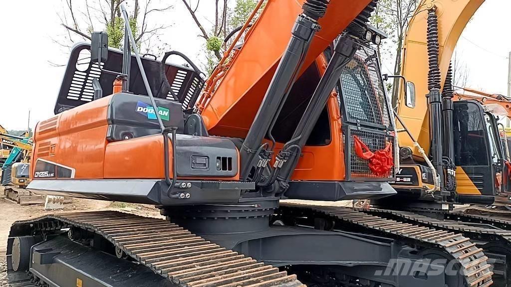 Doosan 225 LC-9 Pelle sur chenilles
