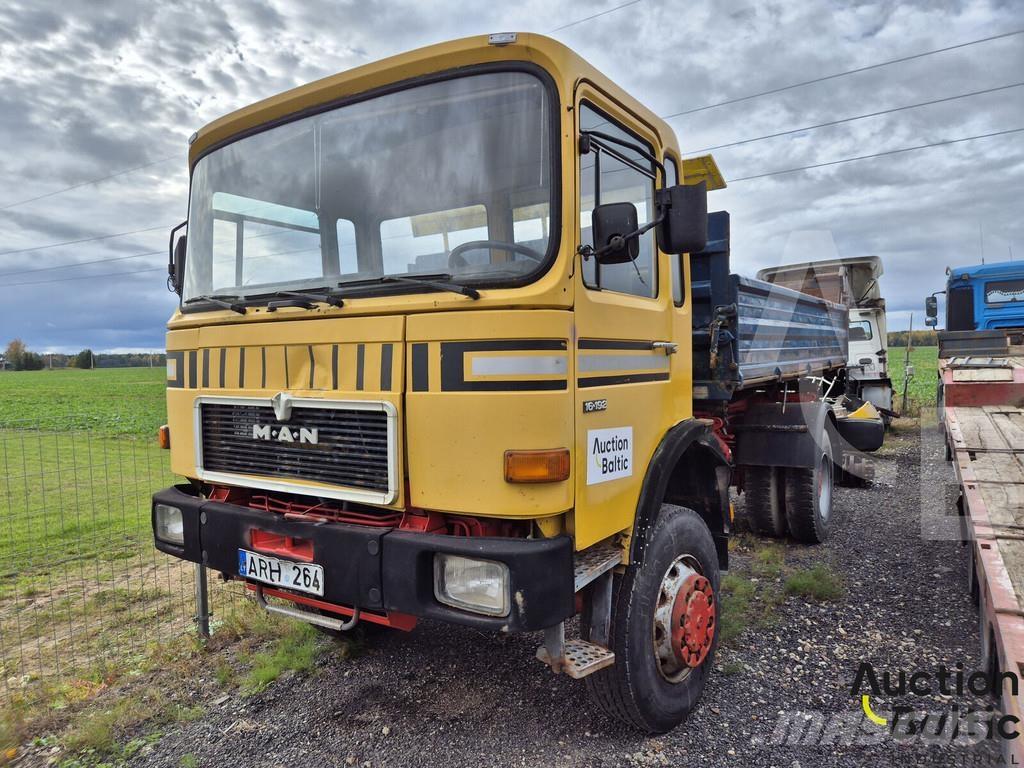 MAN 16.192 Camion benne