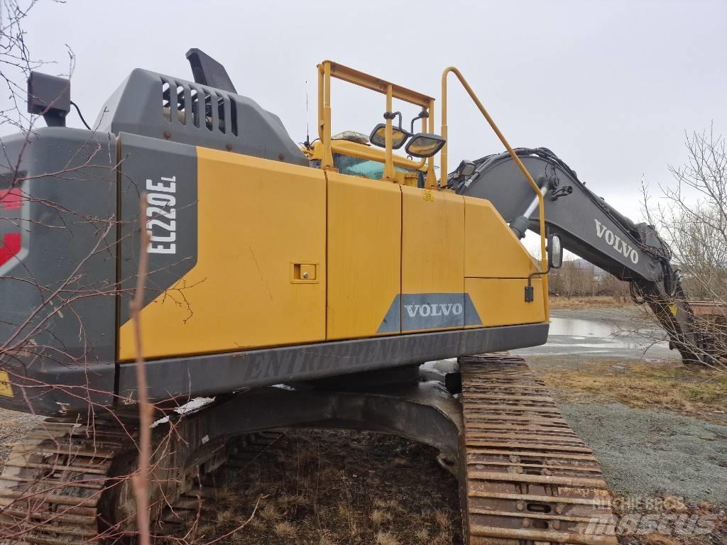 Volvo 220E Pelle sur chenilles