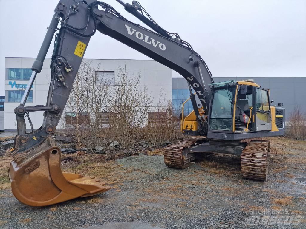 Volvo 220E Pelle sur chenilles