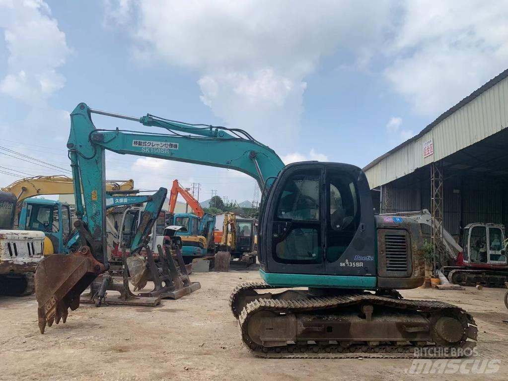 Kobelco SK 135 Pelle sur chenilles