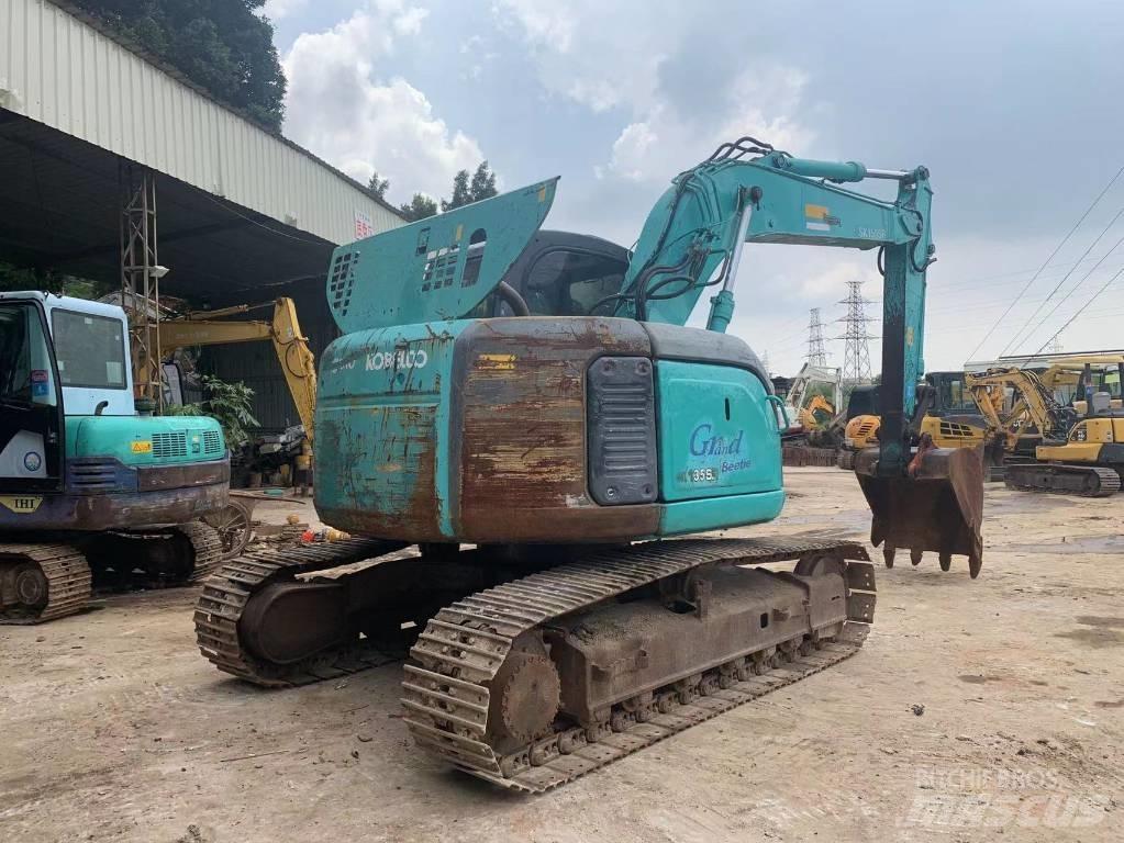 Kobelco SK 135 Pelle sur chenilles