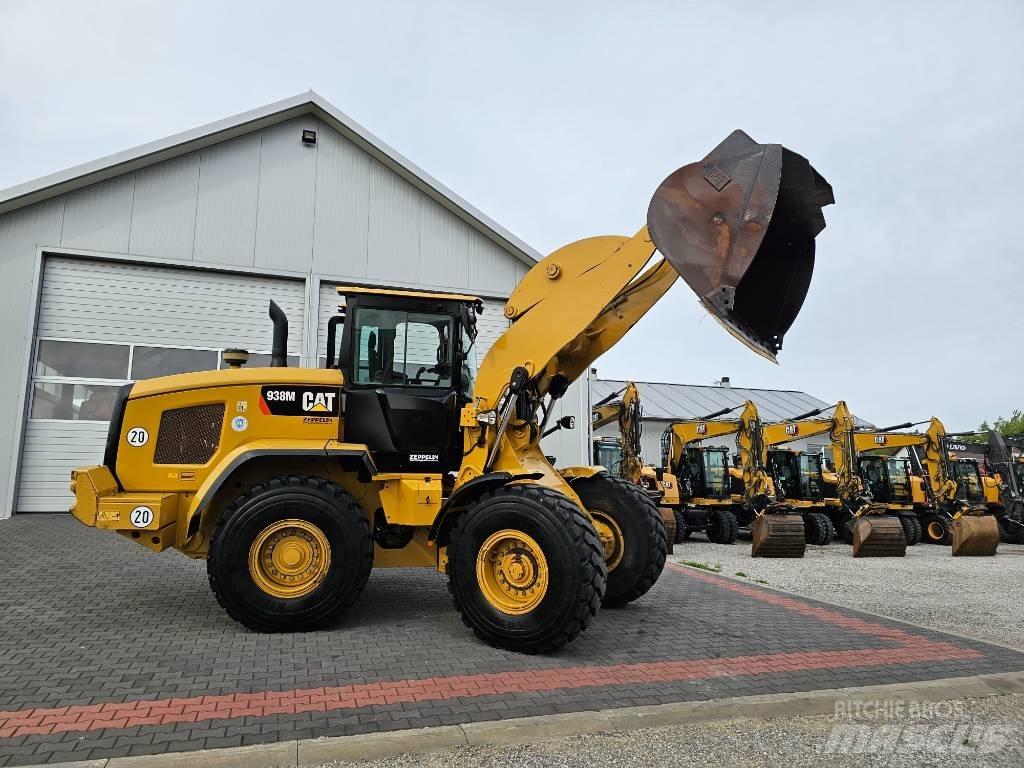 CAT 938 M Chargeuse sur pneus