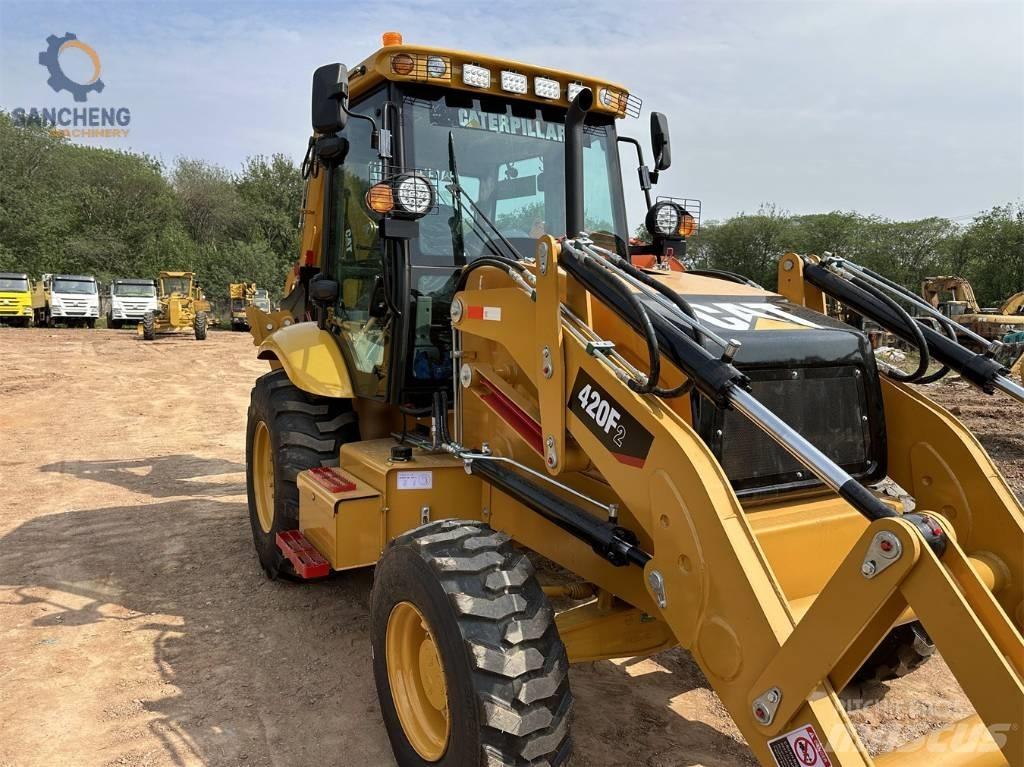 CAT 420F2 Tractopelle