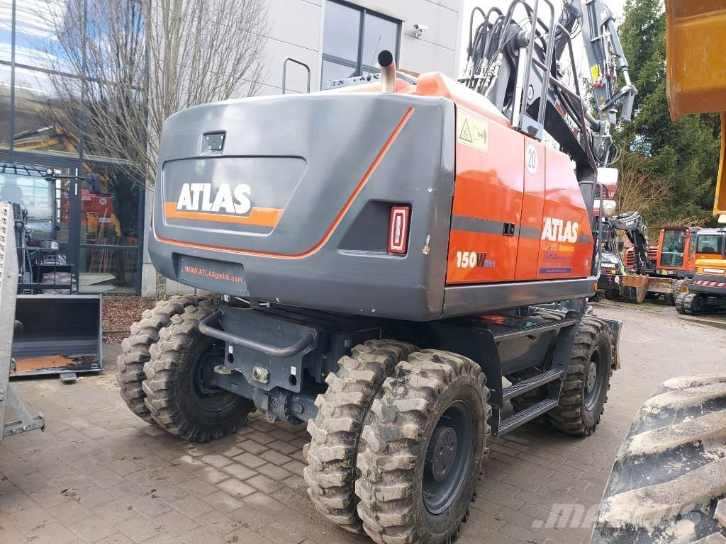 Atlas 150 W Pelle sur pneus