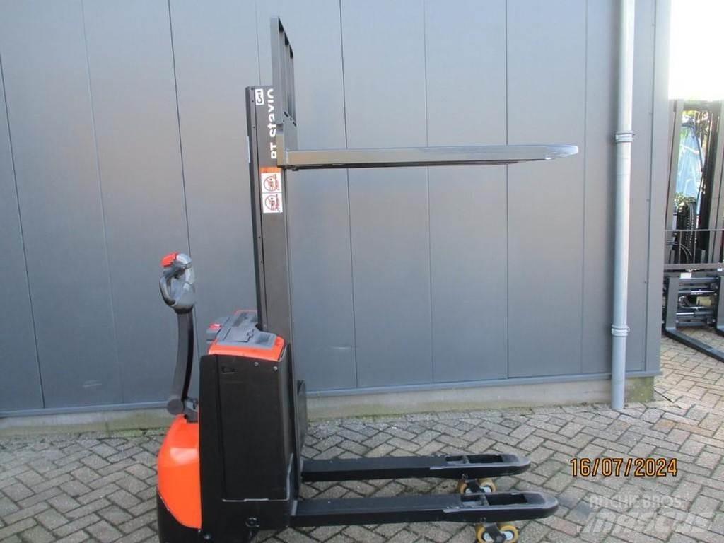 BT SWE 080L Gerbeur accompagnant