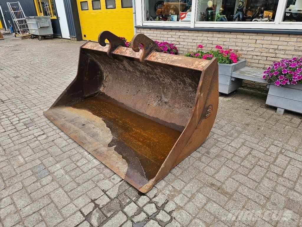  Onbekend Slotenbak Godet