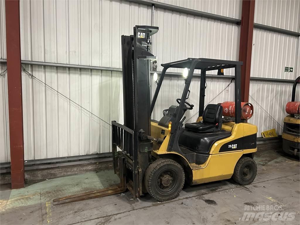 CAT GP25NT Chariots GPL