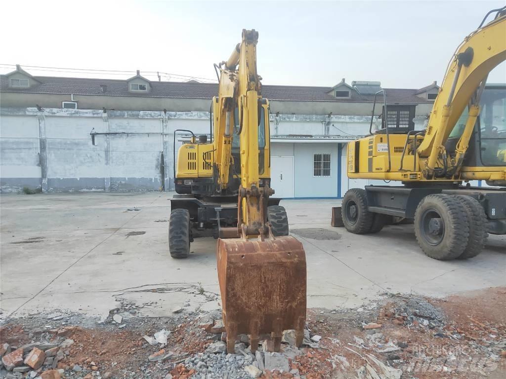 Hyundai R60W-7 Pelle sur pneus