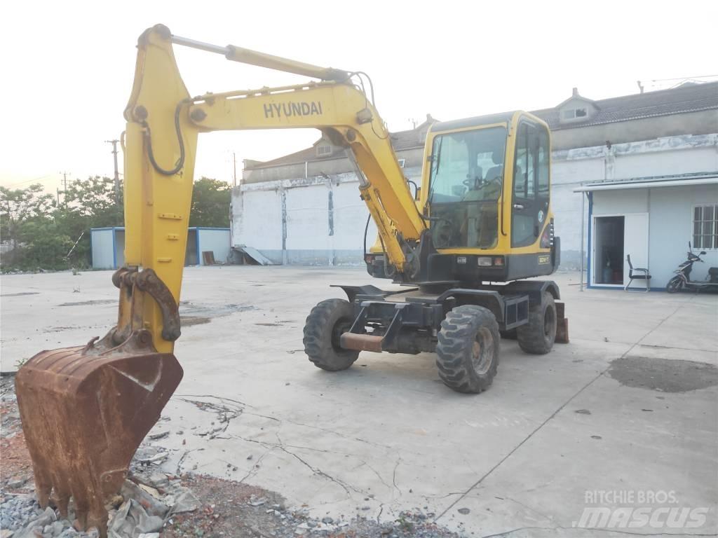 Hyundai R60W-7 Pelle sur pneus