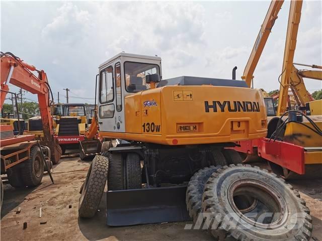 Hyundai R130WD Pelle sur chenilles