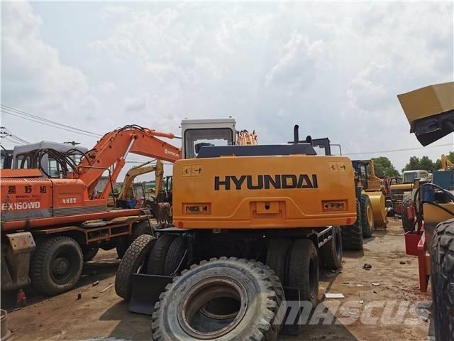 Hyundai R130WD Pelle sur chenilles