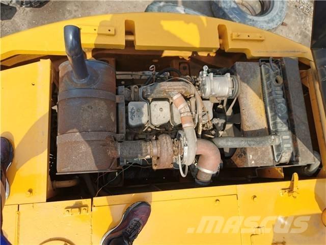 Hyundai R130WD Pelle sur chenilles