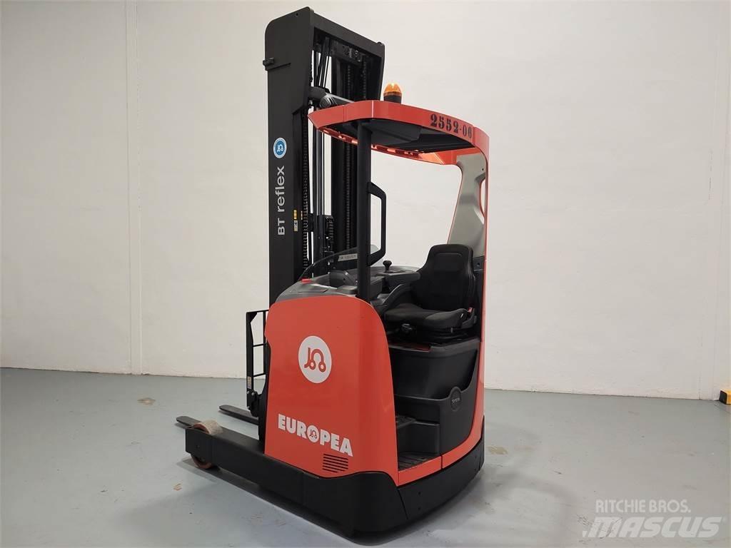 BT RRE 140 HC Chariot à mât rétractable