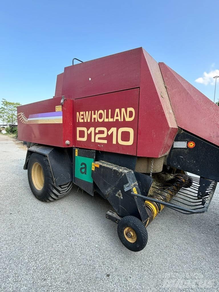 New Holland D 1210 Presse cubique