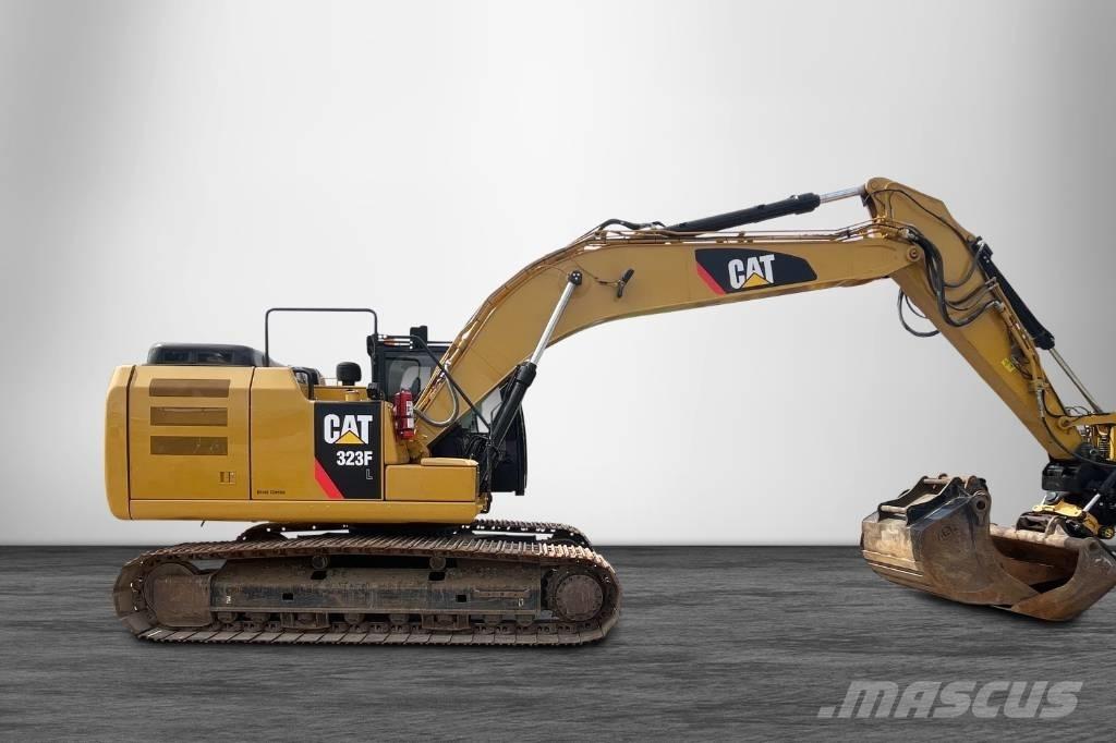 CAT 323 F Pelle sur chenilles