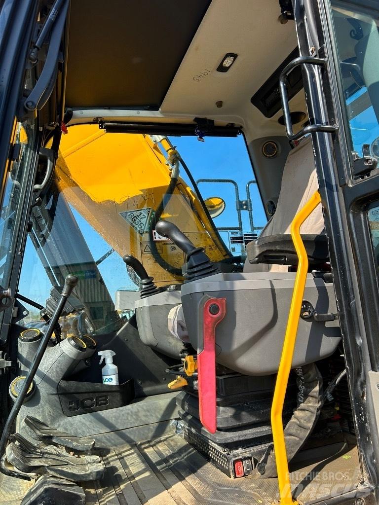 JCB 220X L Pelle sur chenilles