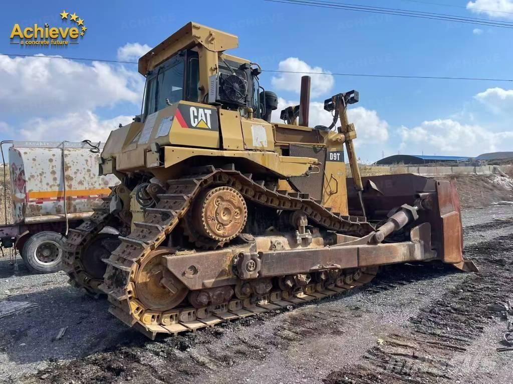 CAT D 9 T Bouteurs sur chenilles