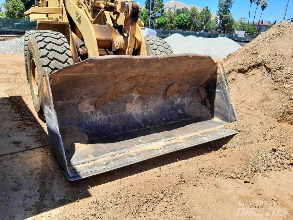 CAT 936 Chargeuse sur pneus