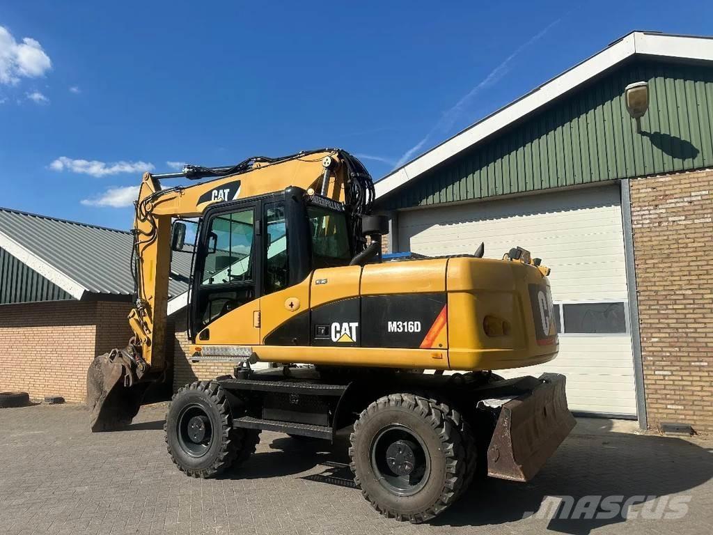 CAT M316D Chargeuse sur pneus