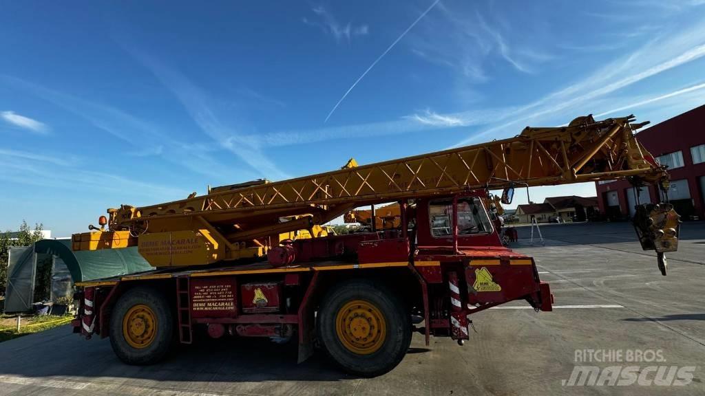 Liebherr LTM 1025 Grues tout terrain