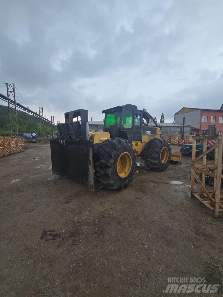 CAT 525 C Débusqueur