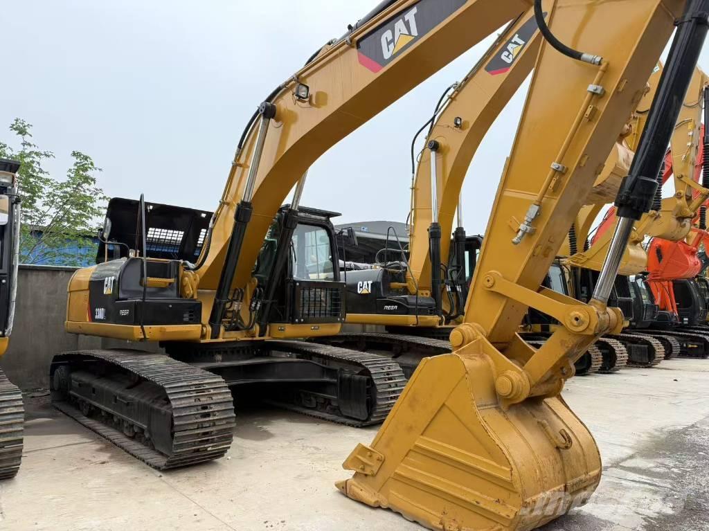 CAT 330 D L Pelle sur chenilles