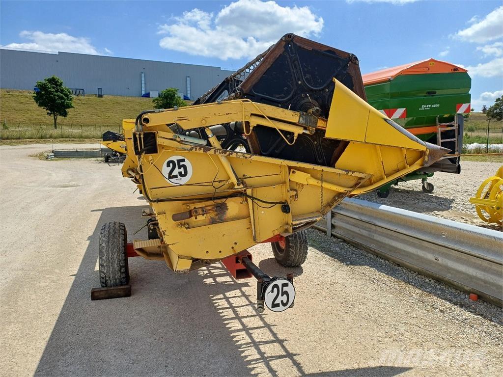 New Holland TX68 Moissonneuse batteuse