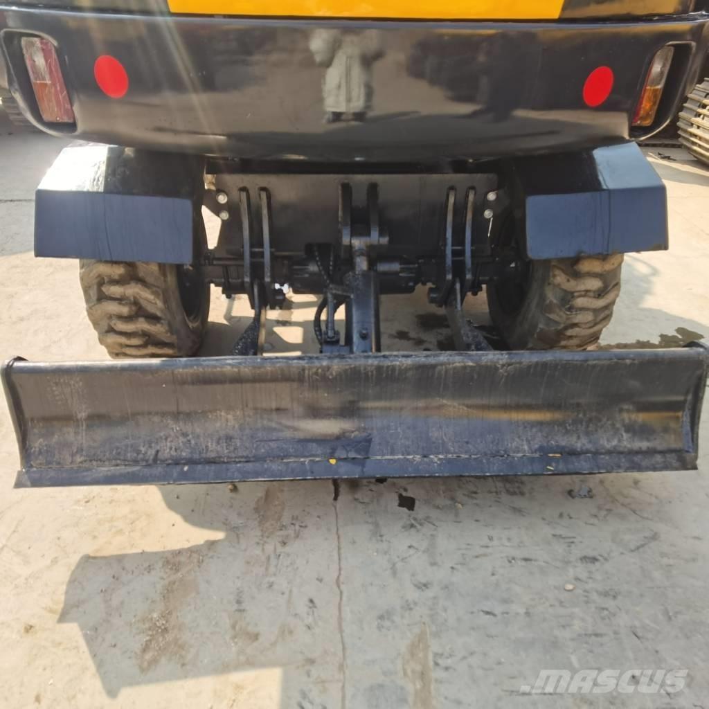 Hyundai R60W-9 Pelle sur pneus