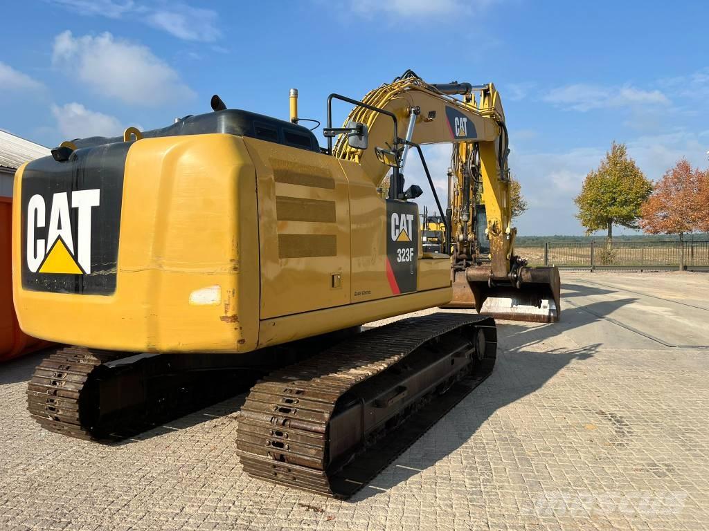 CAT 323 F L Pelle sur chenilles