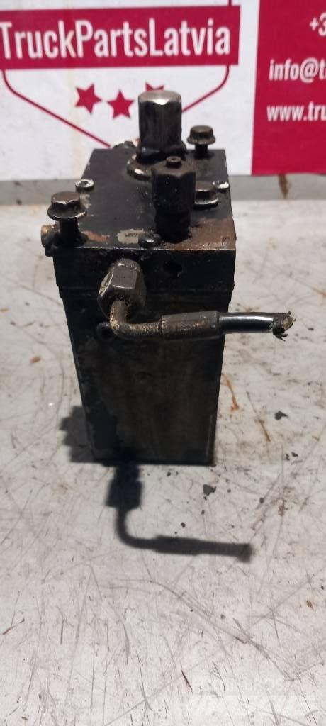 Volvo FH 12.    21882617 Hydraulique