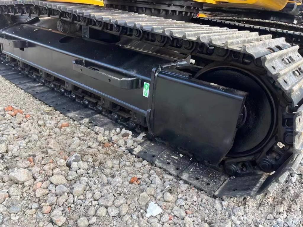 CAT 313 D Pelle sur chenilles
