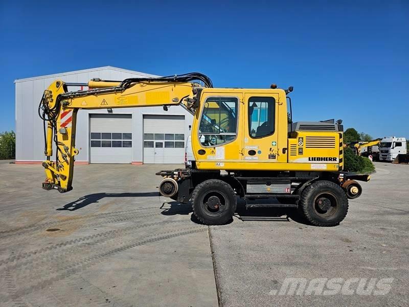 Liebherr A 900 C ZW Pelle sur pneus