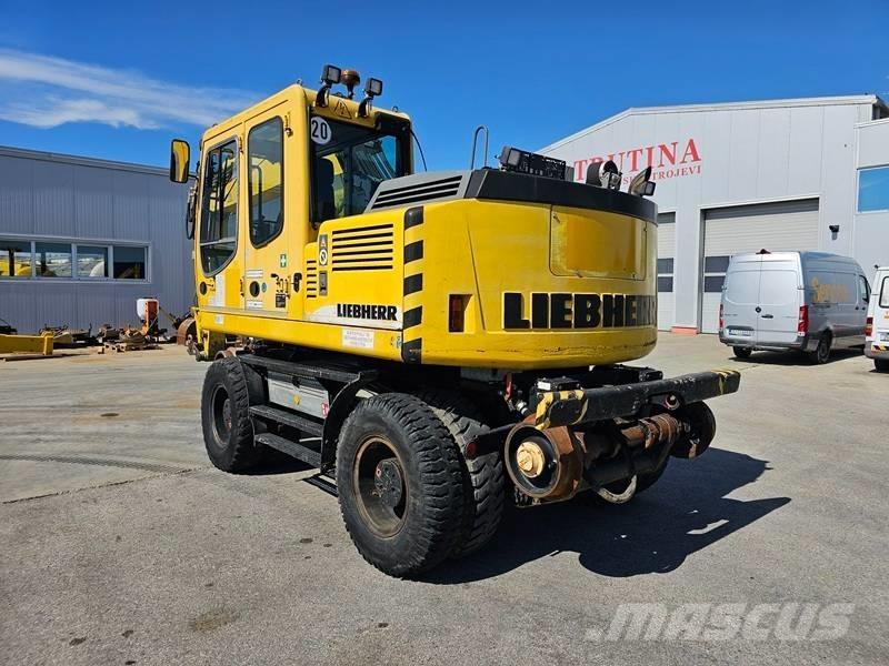 Liebherr A 900 C ZW Pelle sur pneus