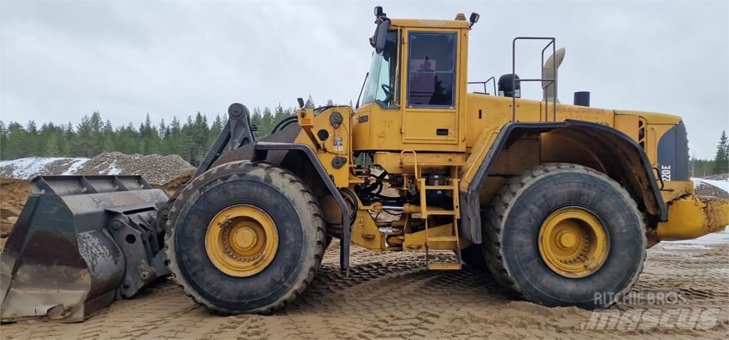 Volvo L220E Chargeuse sur pneus
