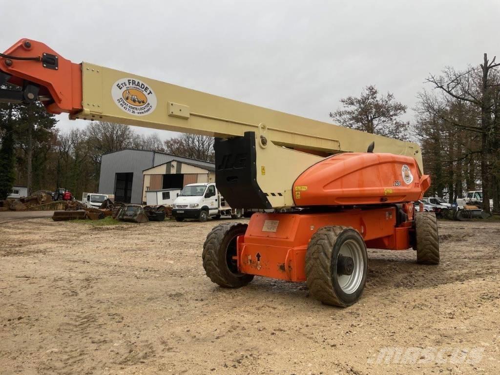 JLG 1250 AJP Nacelles articulées