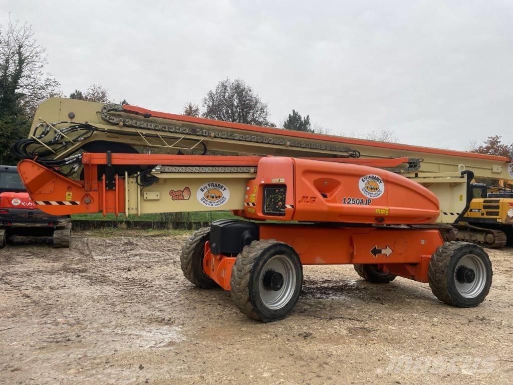 JLG 1250 AJP Nacelles articulées