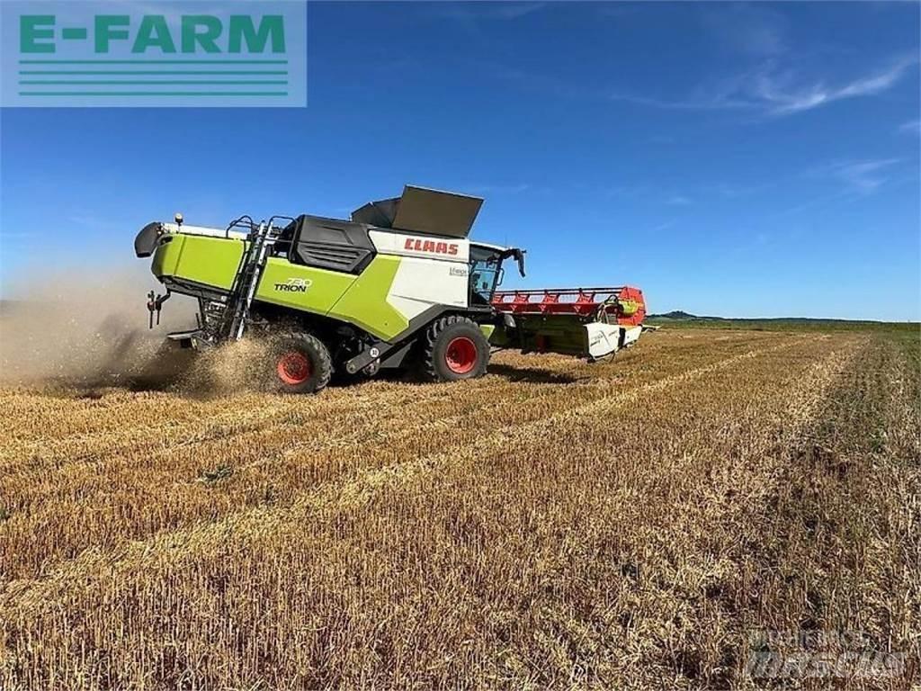 CLAAS trion 730 Moissonneuse batteuse