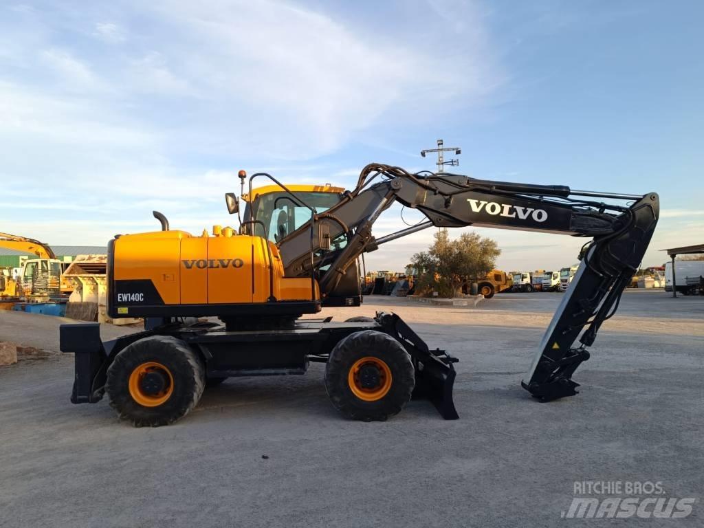 Volvo EW 140 C Pelle sur pneus