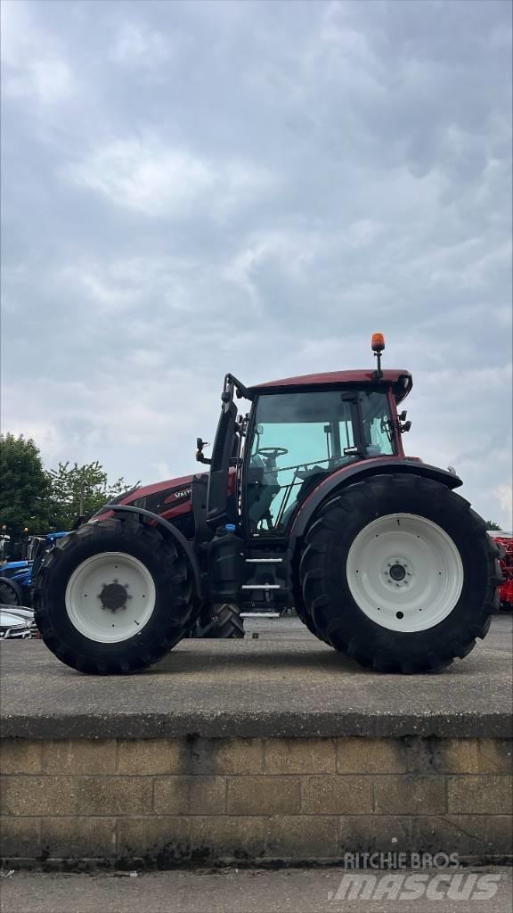 Valtra G 135 A Tracteur