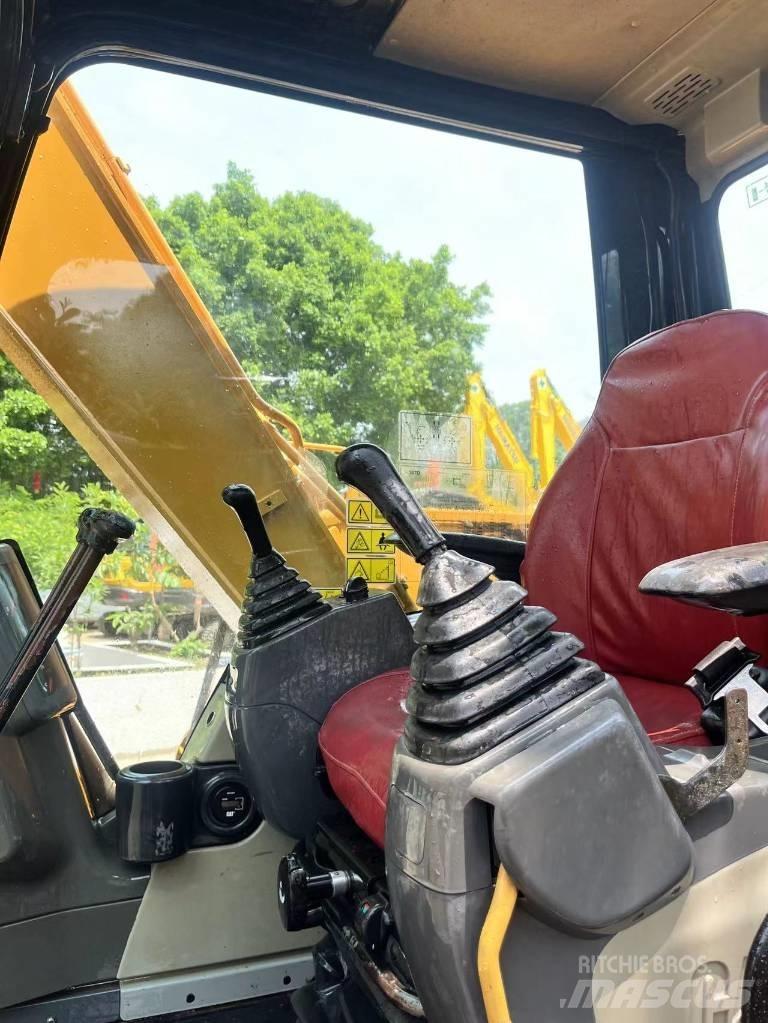 CAT 307 D Pelle sur chenilles