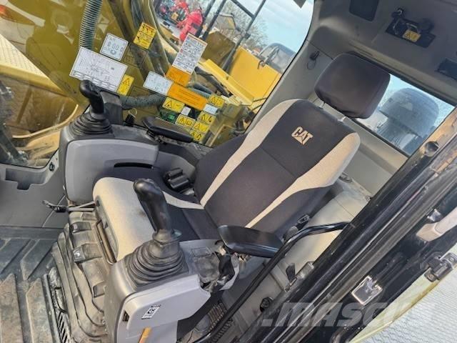 CAT 323 EL Pelle sur chenilles