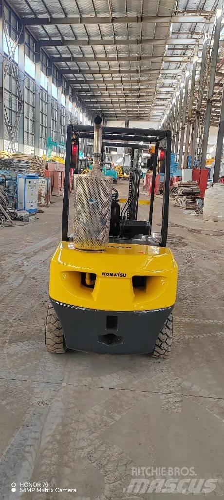 Komatsu FD 30 T-14 Chariots diesel