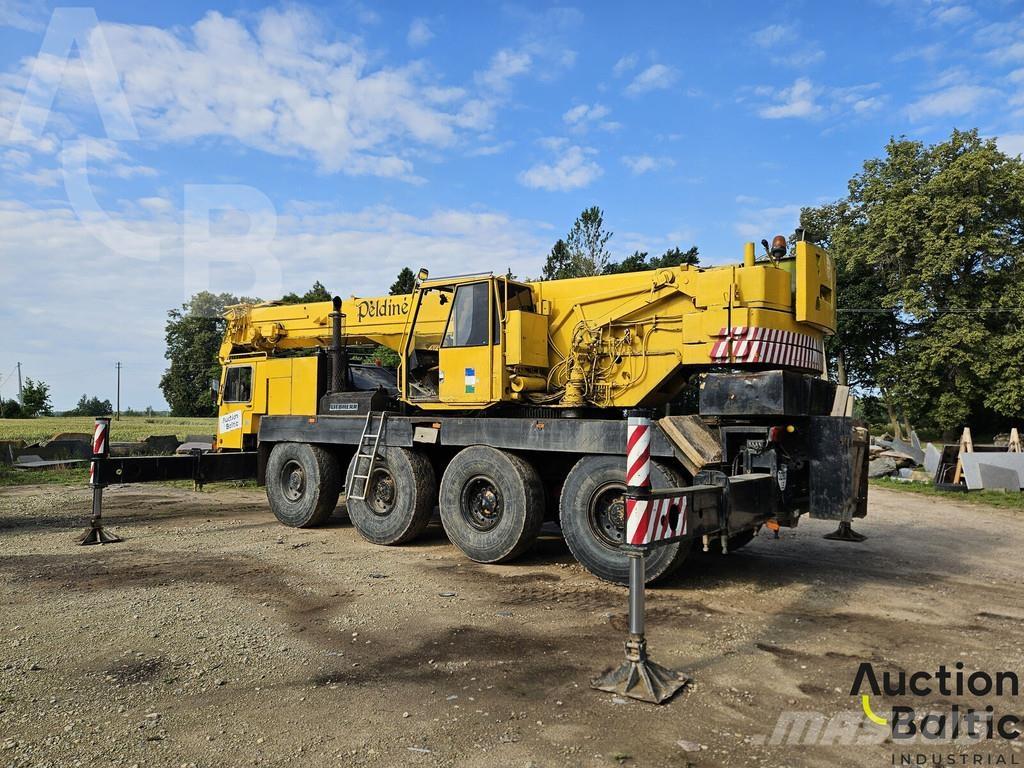 Liebherr LTM 1060 Camion plateau ridelle avec grue
