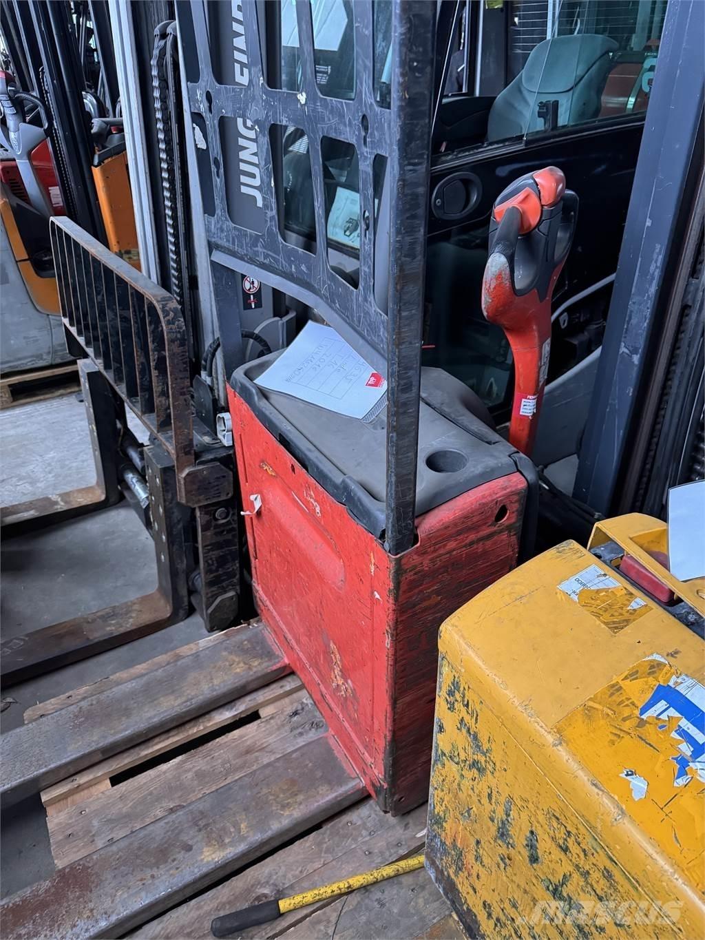 Linde T16 Gerbeur accompagnant