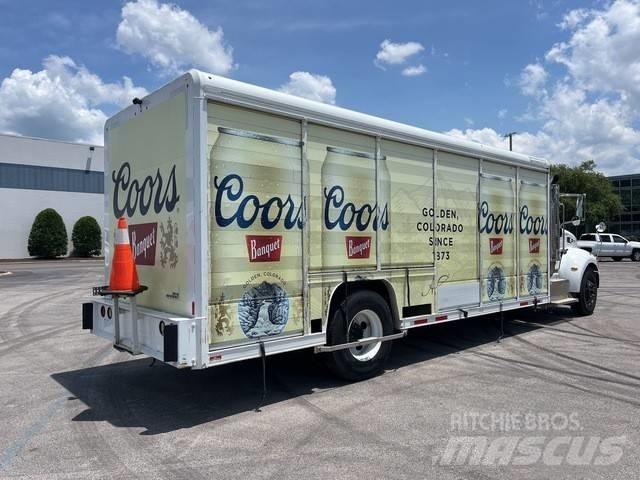 Peterbilt 337 Camion de livraison de boisson