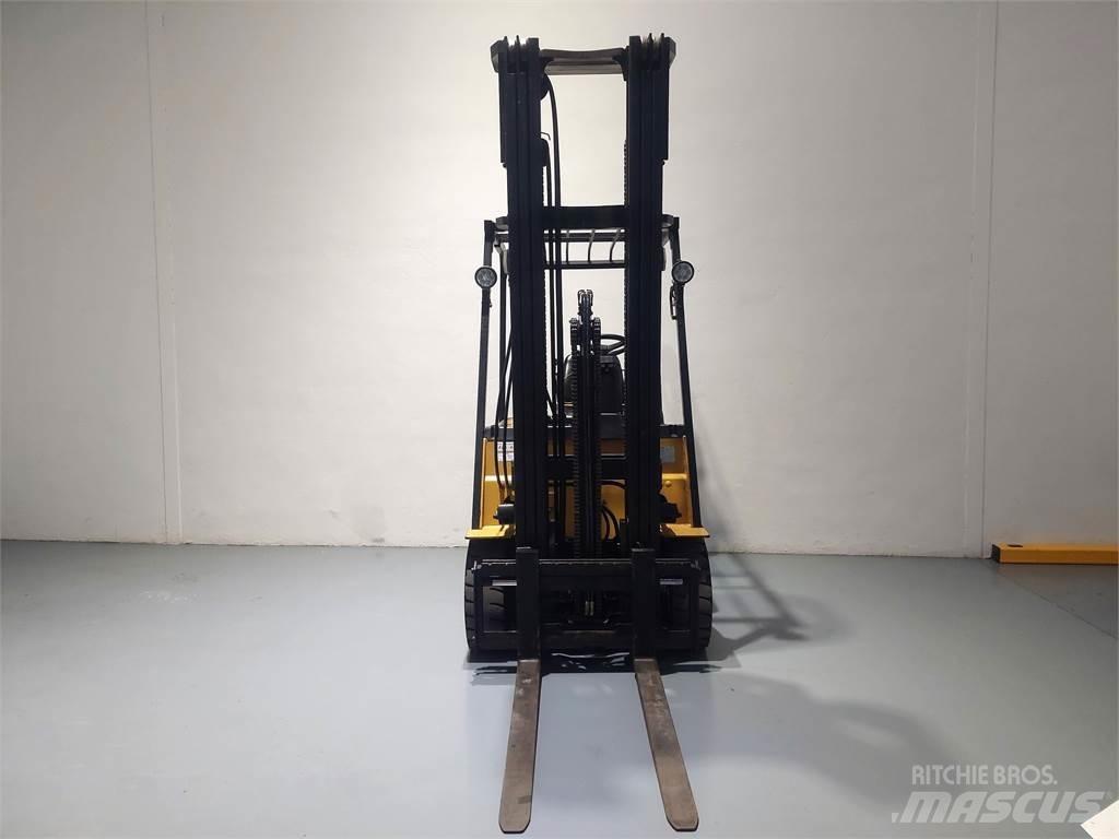 CAT EP25K PAC Chariots élévateurs électriques