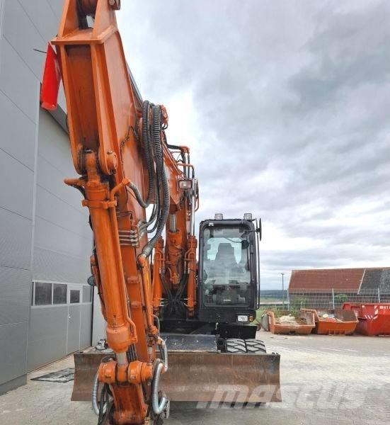 Hitachi ZX 220 W-5 Pelle sur pneus