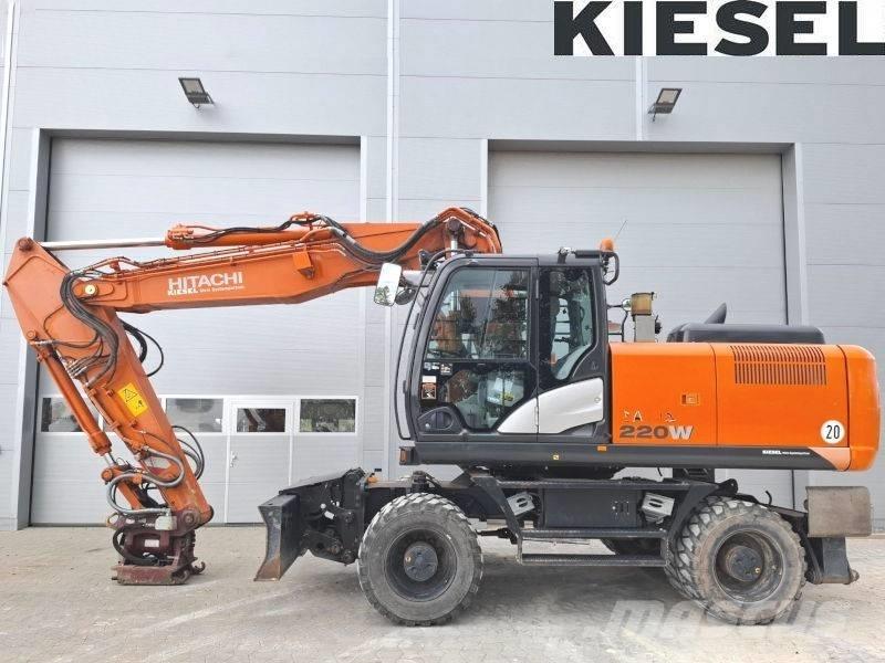 Hitachi ZX 220 W-5 Pelle sur pneus